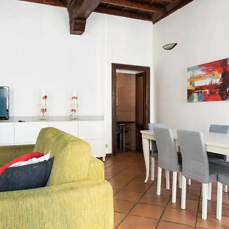 Youhosty - Mercato Big 16 Apartment *